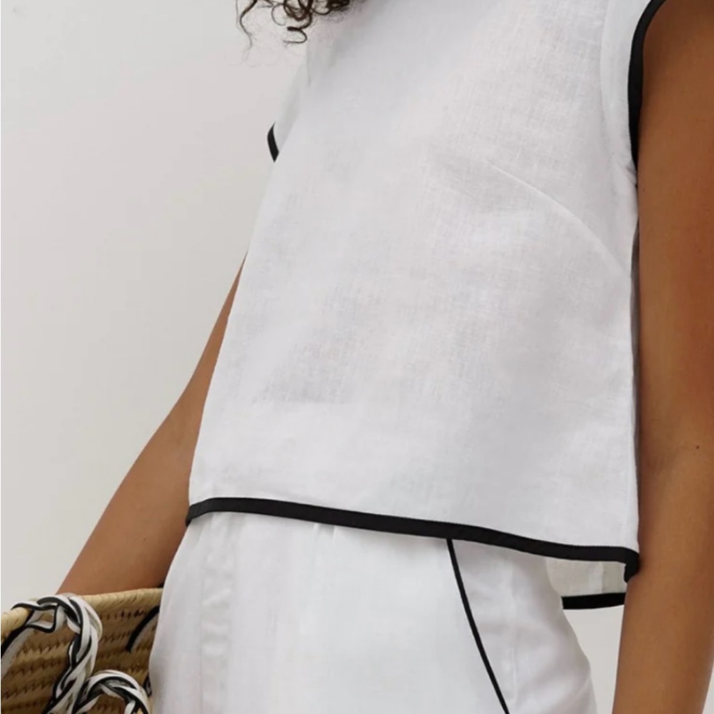 Commense White Sleeveless Set with Black Trim